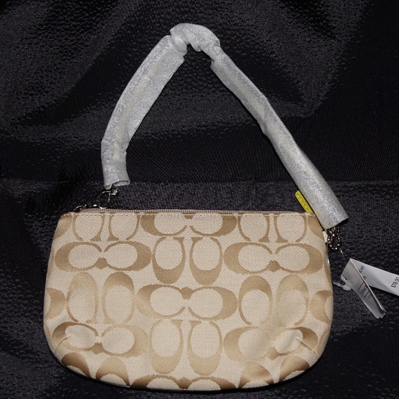 Coach Wristlet Park Signature Medium Khaki NWT - Picture 2 of 4